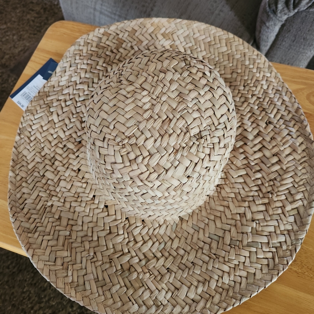 Universal Thread Hat - Picture 4 of 4